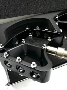 ullseye Bullet Pedals CNC sealed bearings close-up