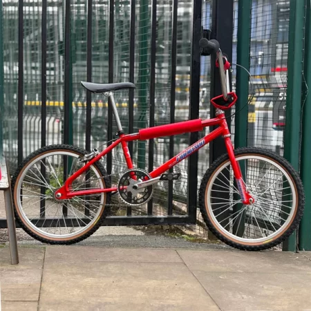 Robinson Pro 1990 Bike Red – Side View