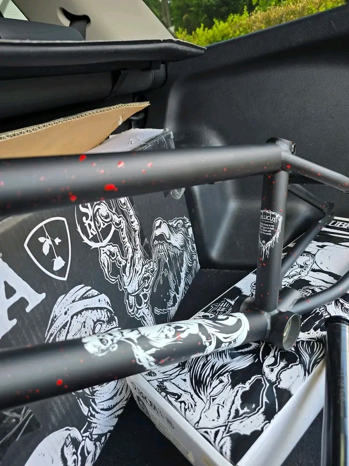 Subrosa Villicus Frame Package Matte Black Red Splatter 2 Subrosa Villicus Frame Package Matte Black Red Splatter - Image 2