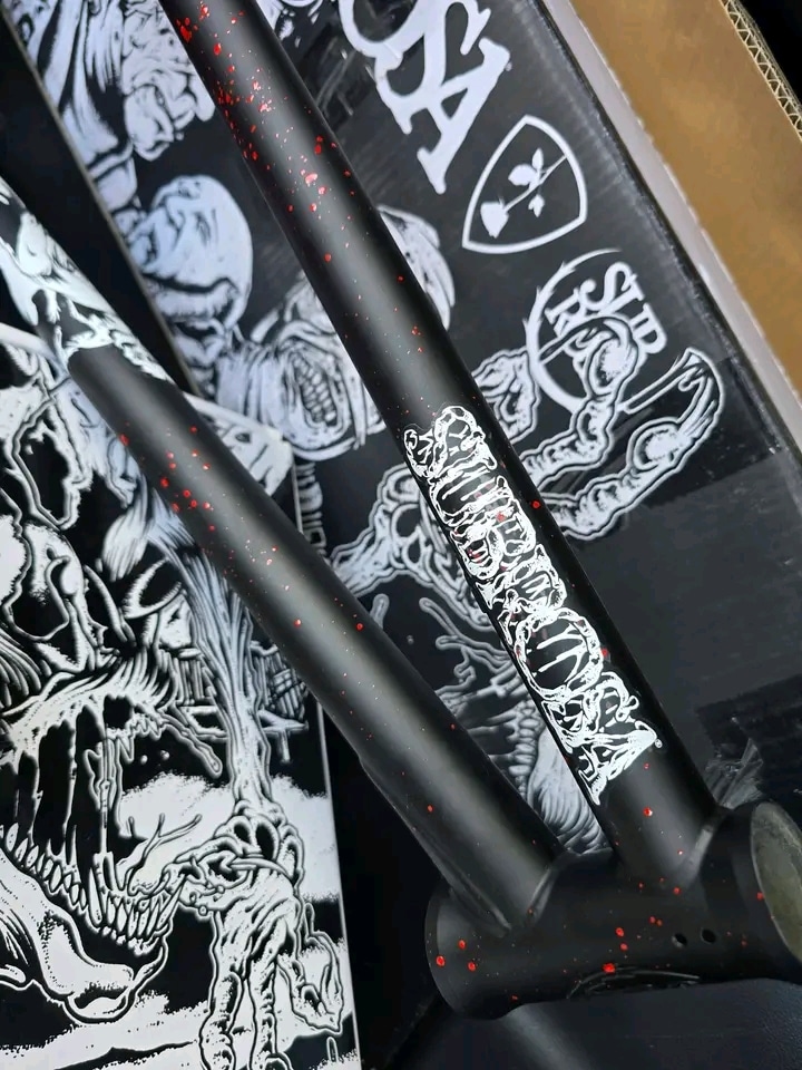 Subrosa Villicus Frame Package Matte Black Red Splatter 3 Subrosa Villicus Frame Package Matte Black Red Splatter - Image 3